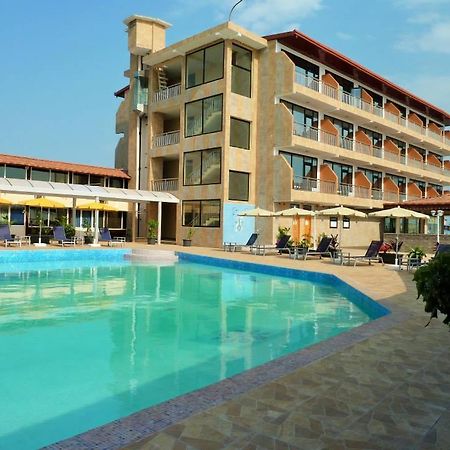 Hotel Le Petit Bateau Конакри Экстерьер фото