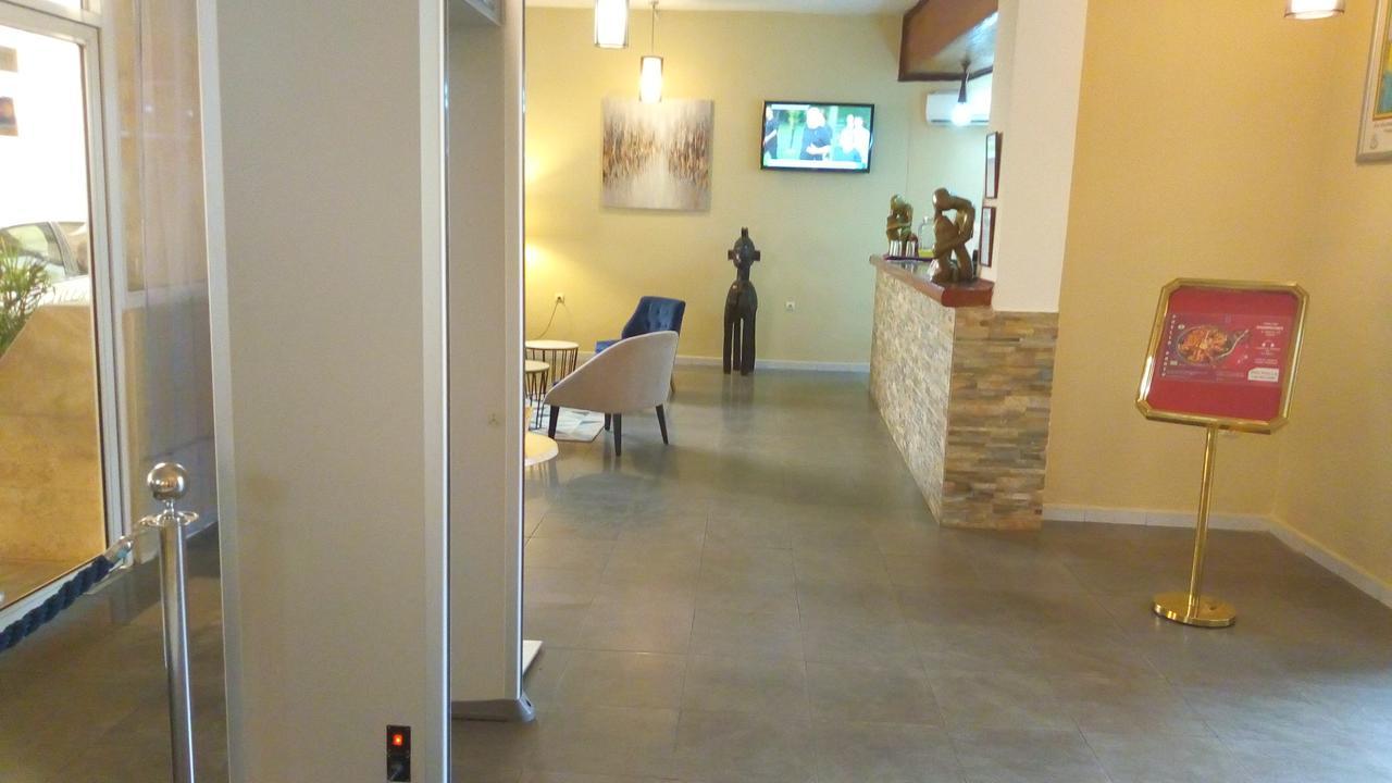 Hotel Le Petit Bateau Конакри Экстерьер фото