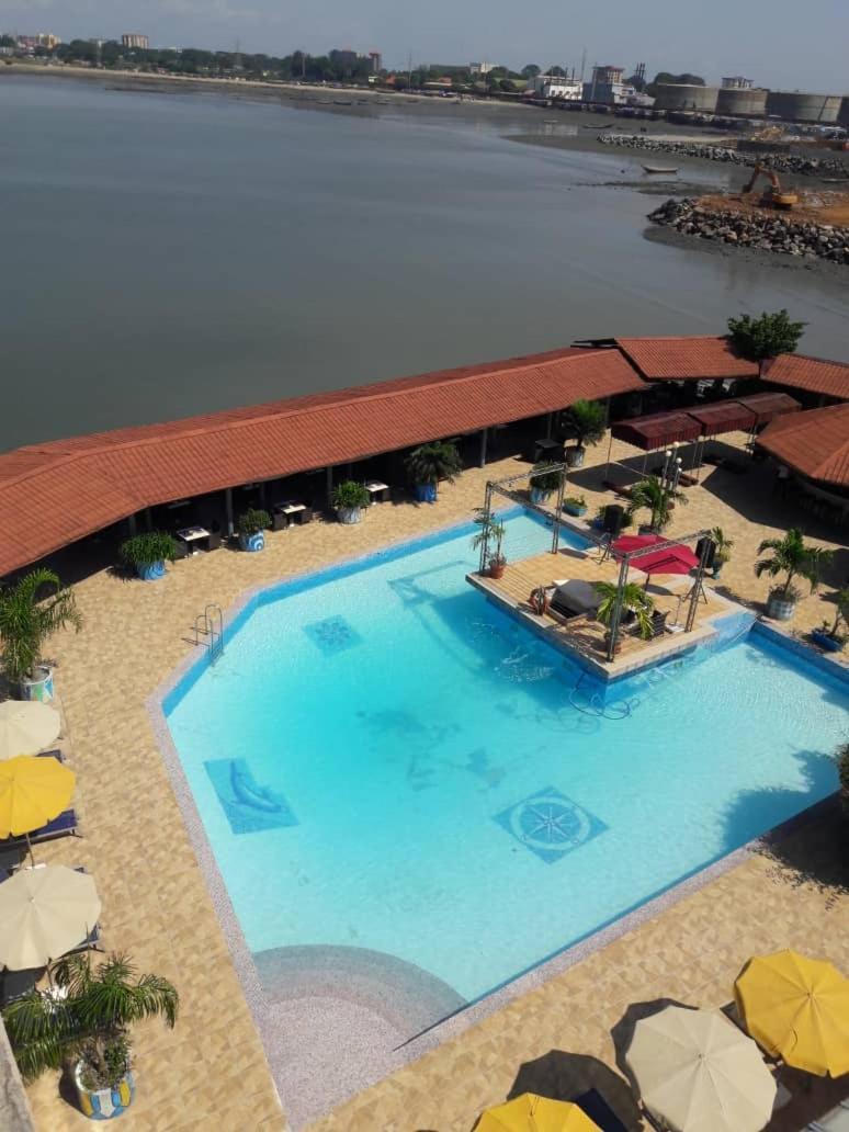Hotel Le Petit Bateau Конакри Экстерьер фото